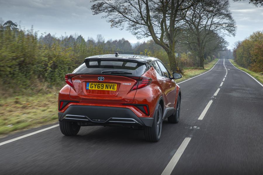 Toyota C-HR Hybrid Orange Edition 2019 года  (UK) (фото 9 из 34)
